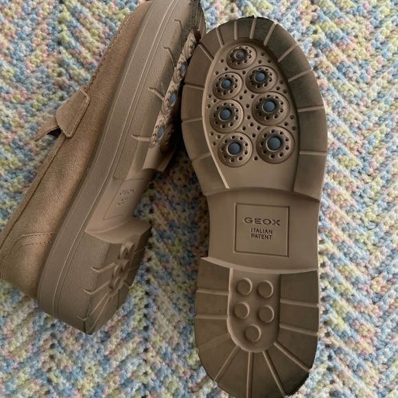 Geox Beige Suede Loafers Women's 👞 size 8 - Picture 9 of 16